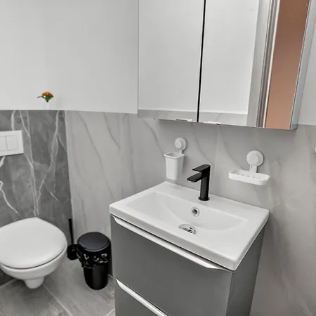Stylish 2br Near National Arena Perfect For Groups דירה *
